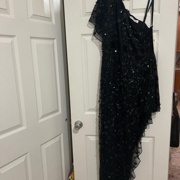 Mac Duggal One Shoulder Sequin Gown Size 14 - Picture 3 of 5